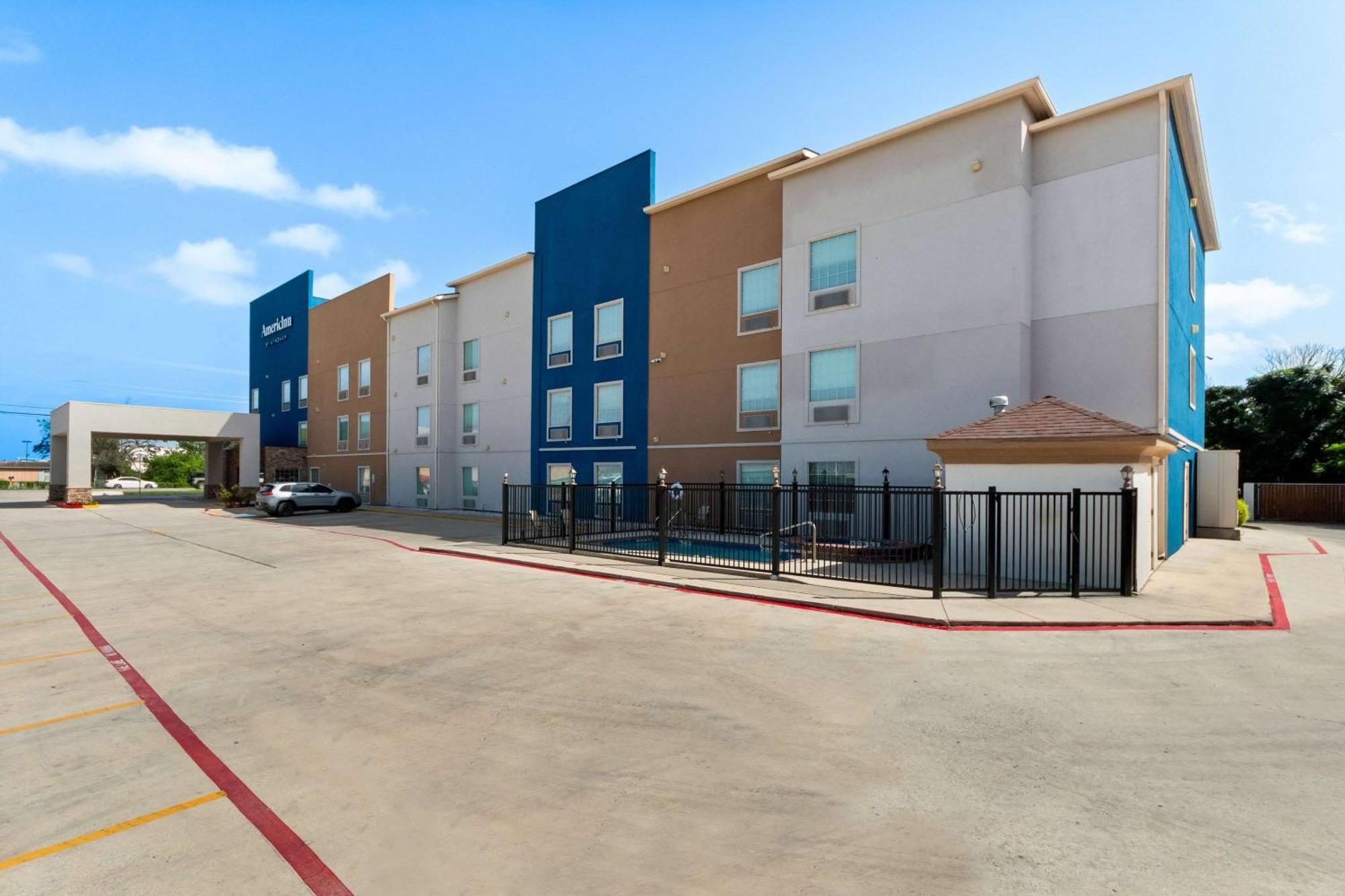 Americinn By Wyndham New Braunfels Exterior photo